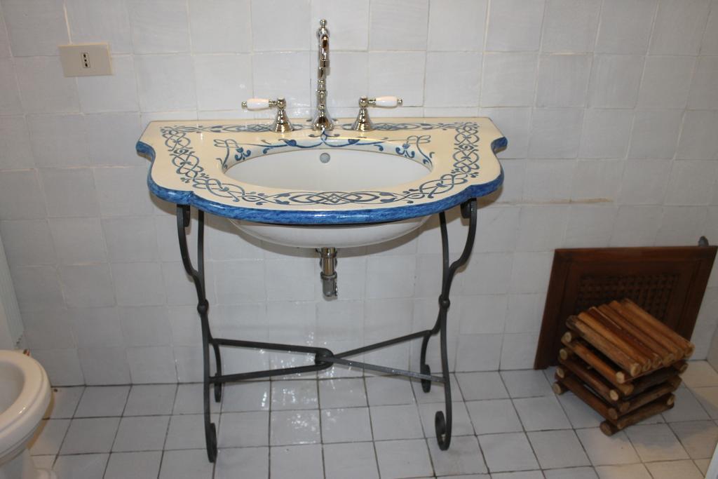 B&B Etna 1703 Belpasso Bilik gambar